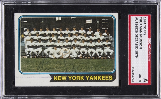 1974 Topps Thurman Munson Signed New York Yankees Team Card  – SGC Authentic